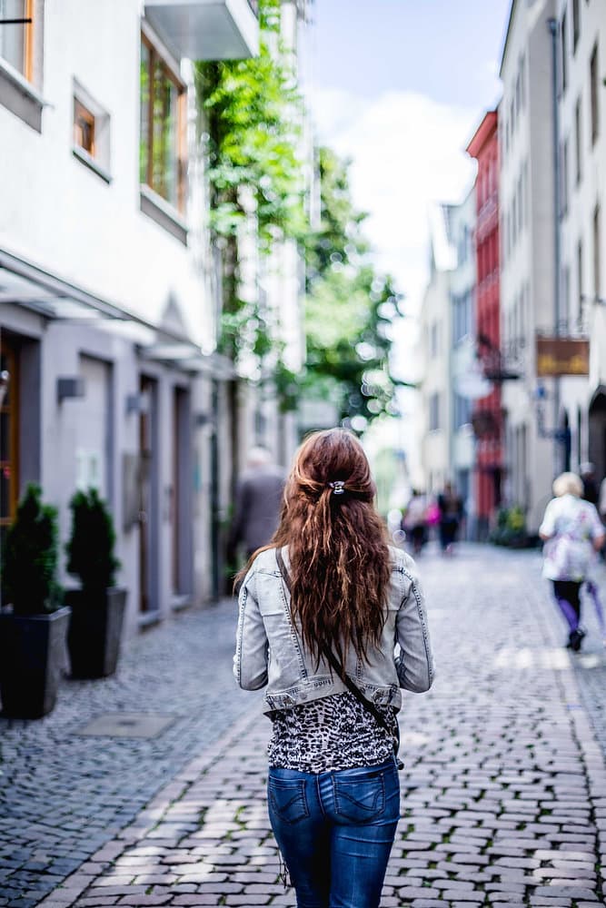What are Walkaway Wives and why husbands should read this?